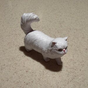 Mini Brands Books S2 - White Cat Figurine